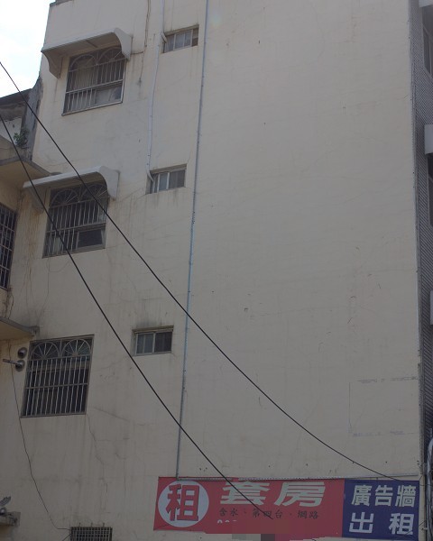 新竹市警光路漂亮整面外牆出租